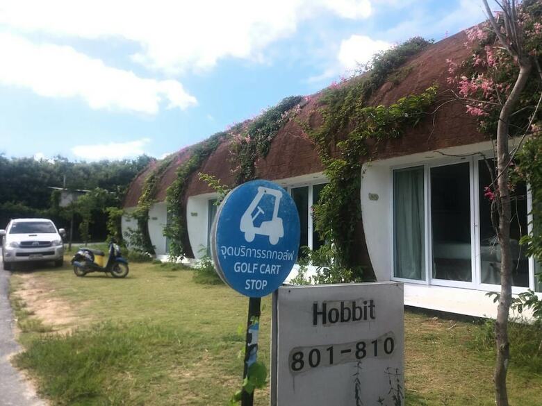 Hotel The Bloom By Tv Pool