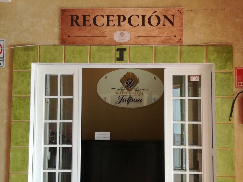 Hotel Y Plaza Jalpan