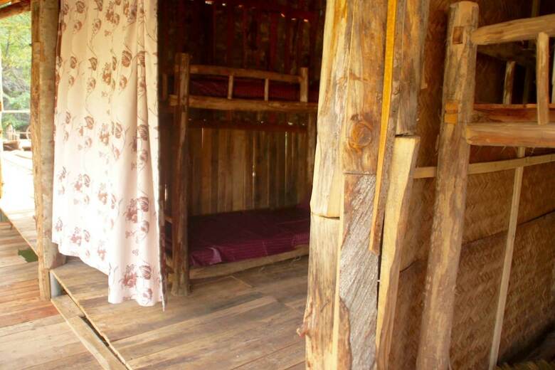 Hostal Nguyen Shack Phong Nha Central Town
