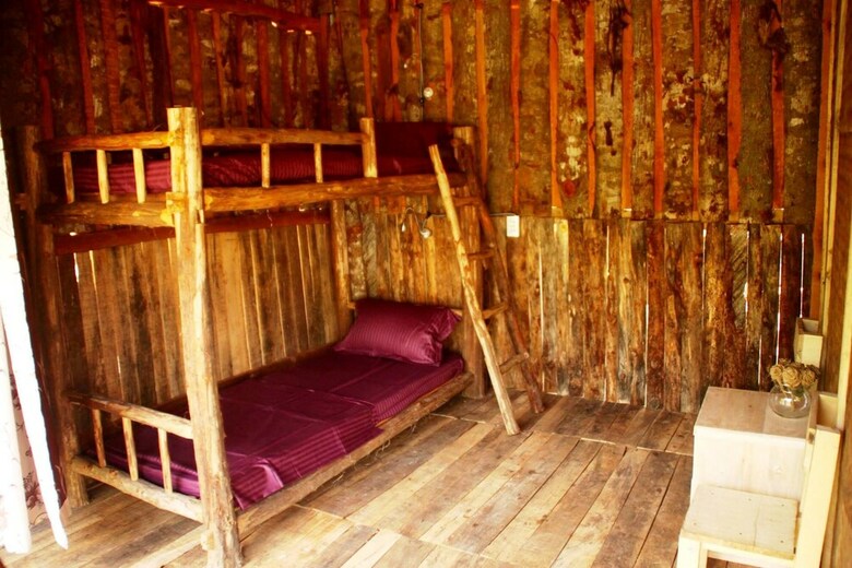 Hostal Nguyen Shack Phong Nha Central Town