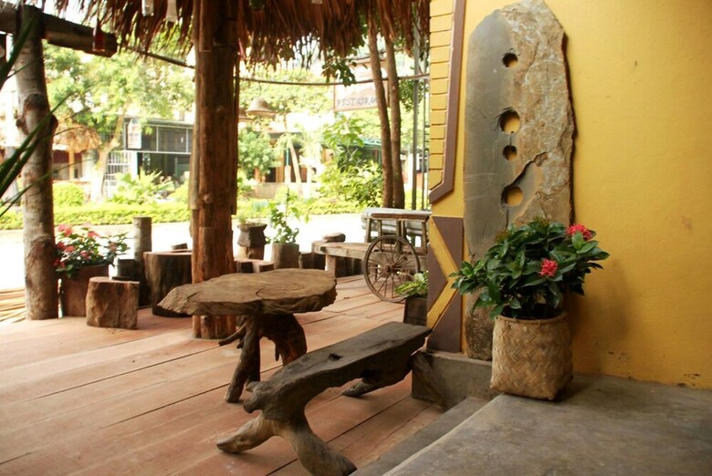 Hostal Nguyen Shack Phong Nha Central Town