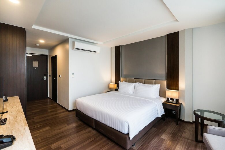 Surestay Plus Hotel By Best Western Sukhumvit 2