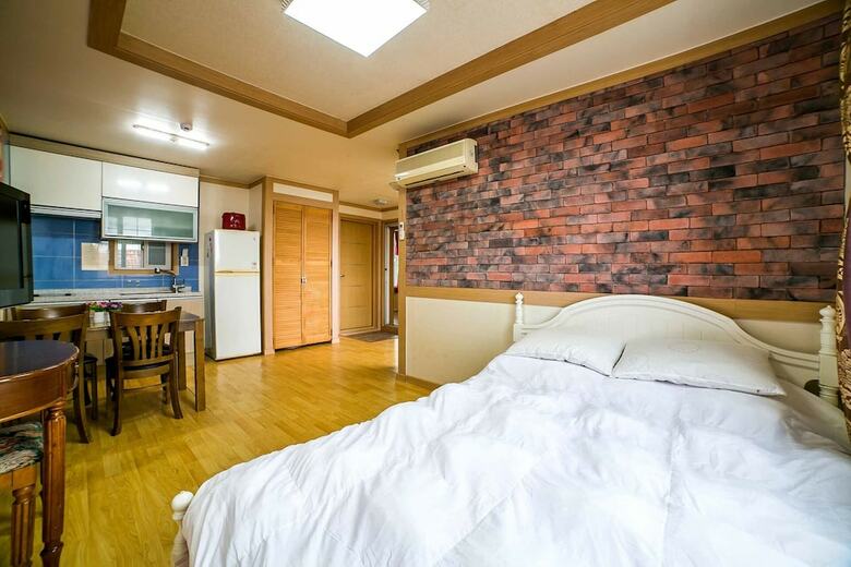 Beach Gallery Pension