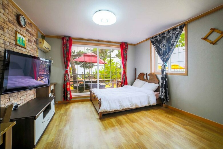 Beach Gallery Pension