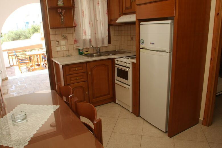 Birikos Hotel & Suites