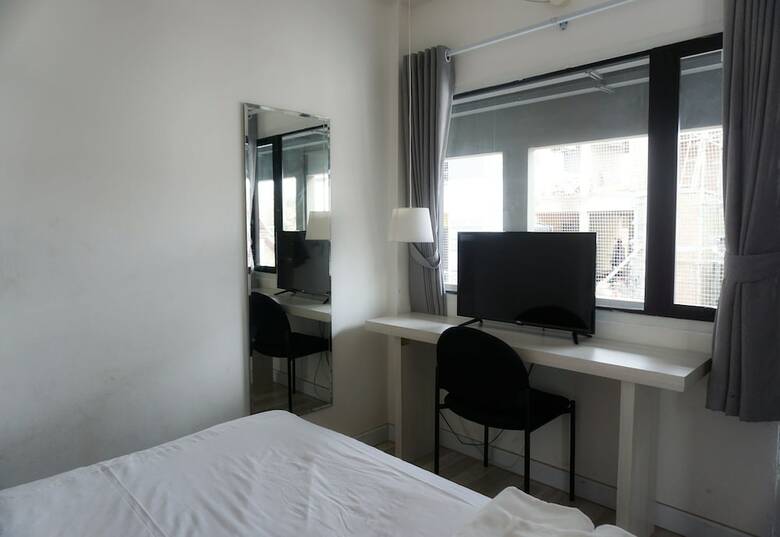 Hotel 202 House
