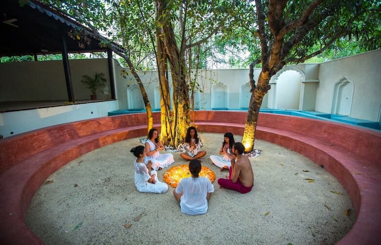 Hotel Amritara Aura Spa And Retreat