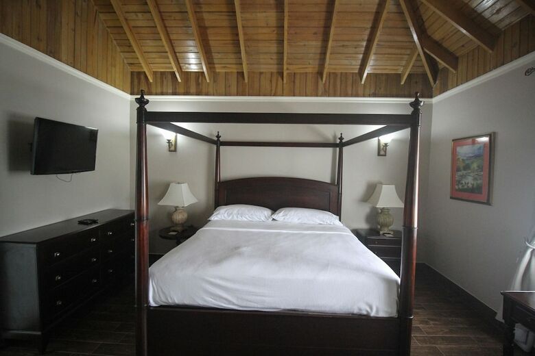Villa Summer Breeze Vacation Home
