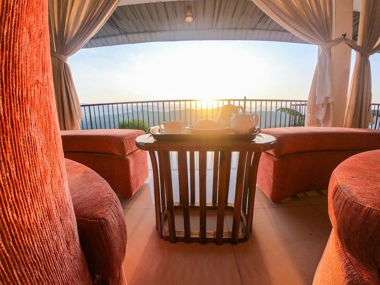 Romance Hills Hotel