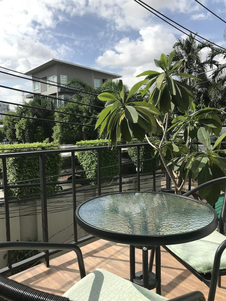 V20 Boutique Hotel By Locals
