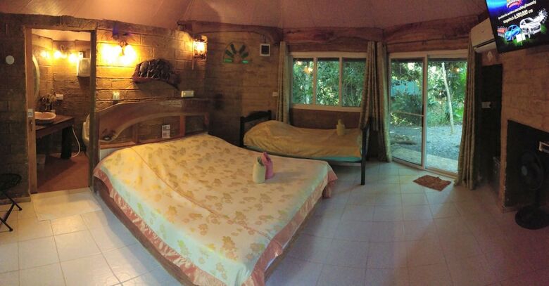 Hotel Baandin Chiewlarn Resort