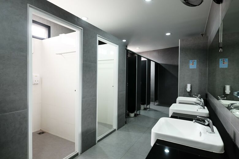 Hostal Wayha Hostel Don Mueang Airport