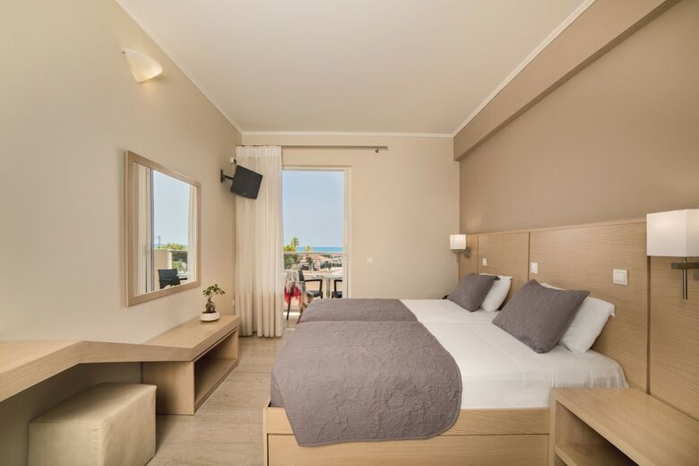 Kalamaki Beach Hotel - Zakynthos Island
