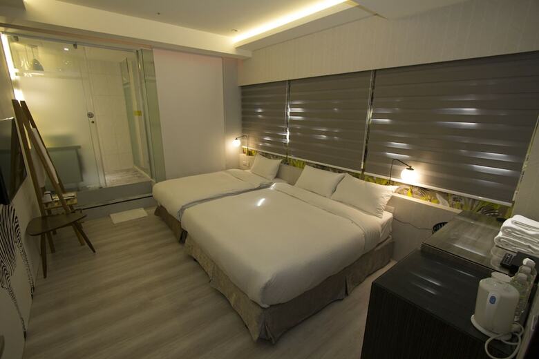 G11 Hotel