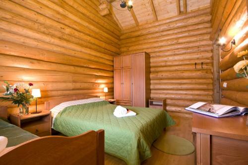 Hotel Sfendamos Wood Village