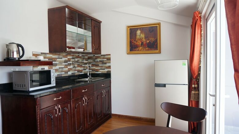 Hotel Emerald Serviced Apartments