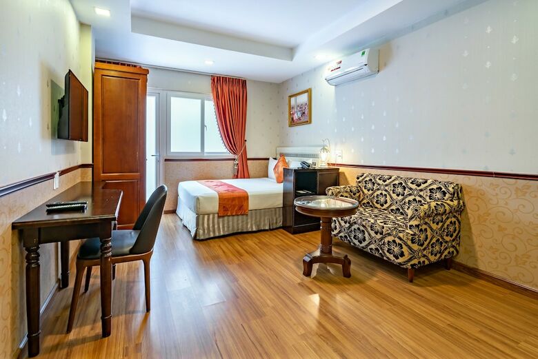Hotel Emerald Serviced Apartments