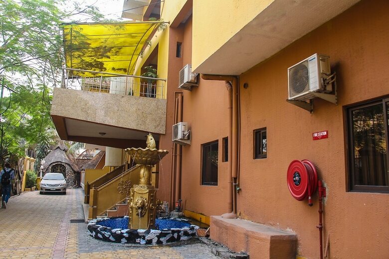 Banex Hotel And Suites