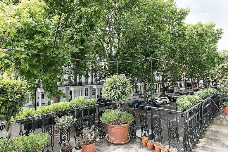 Huge, Regal 2br Apartment Right Next To Harrods!