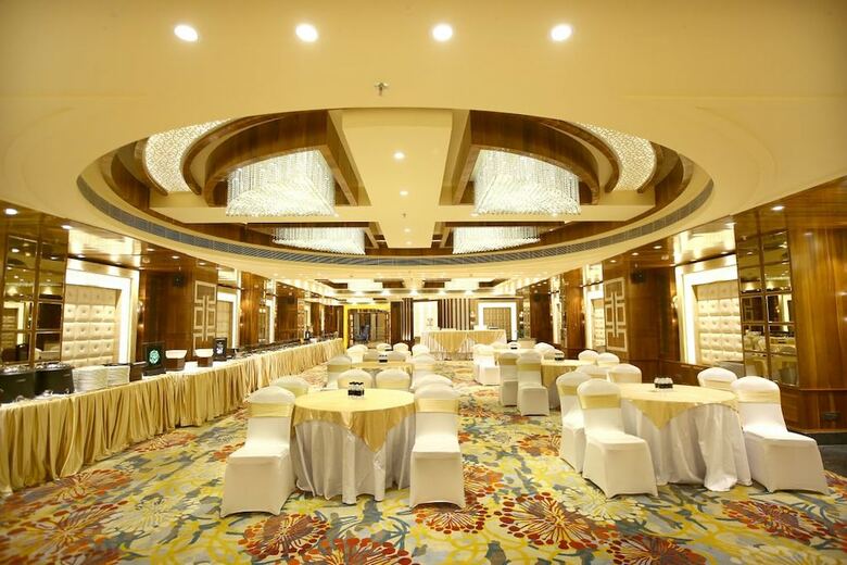 Hotel Regenta Central The Crystal