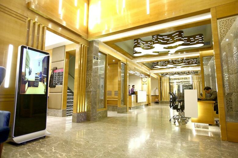 Hotel Regenta Central The Crystal