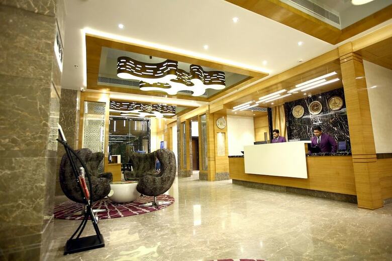 Hotel Regenta Central The Crystal