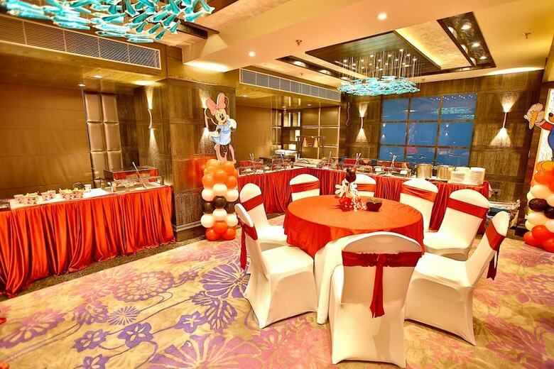 Hotel Regenta Central The Crystal