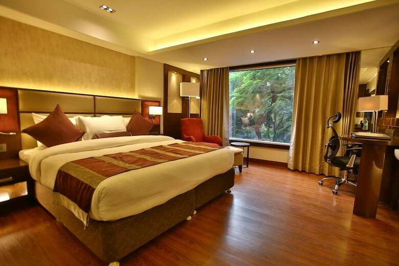 Hotel Regenta Central The Crystal