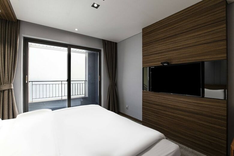 Western Grace Hotel