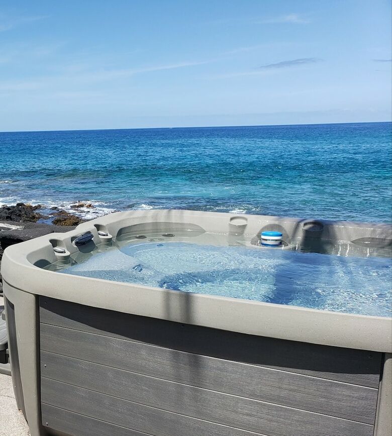 Honl's Beach Hale (big Island) By Redawning