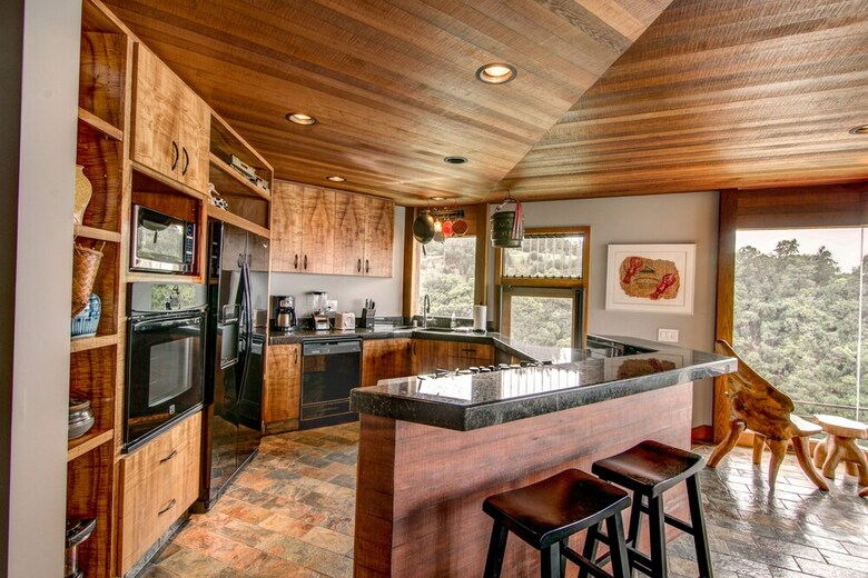 Ocean Soul (big Island) By Redawning