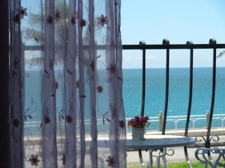 Bed & Breakfast White Sand Homestay