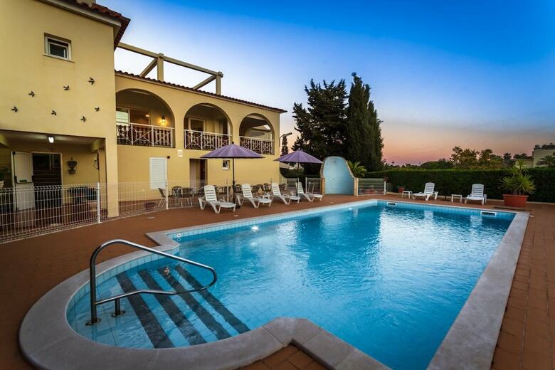 Hotel Villa Well By Villa Welwitshia Mirabilis