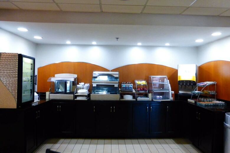 Hotel Baymont Inn & Suites Calhoun