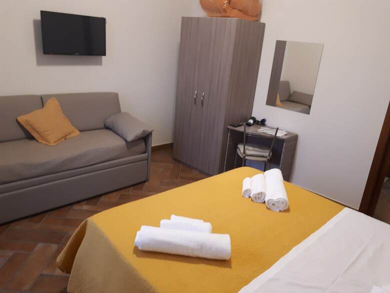 Hotel Home To Fly