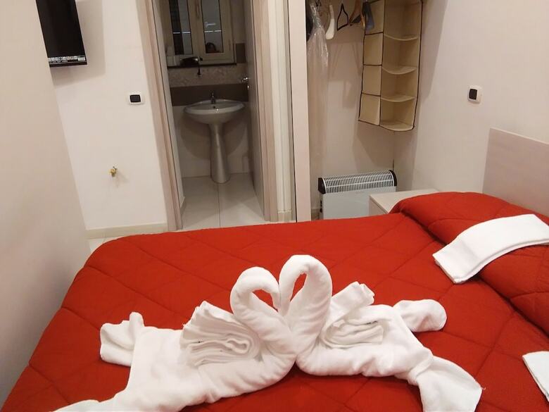 Hotel Home To Fly