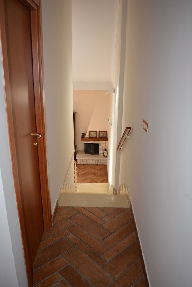 Hotel Home To Fly