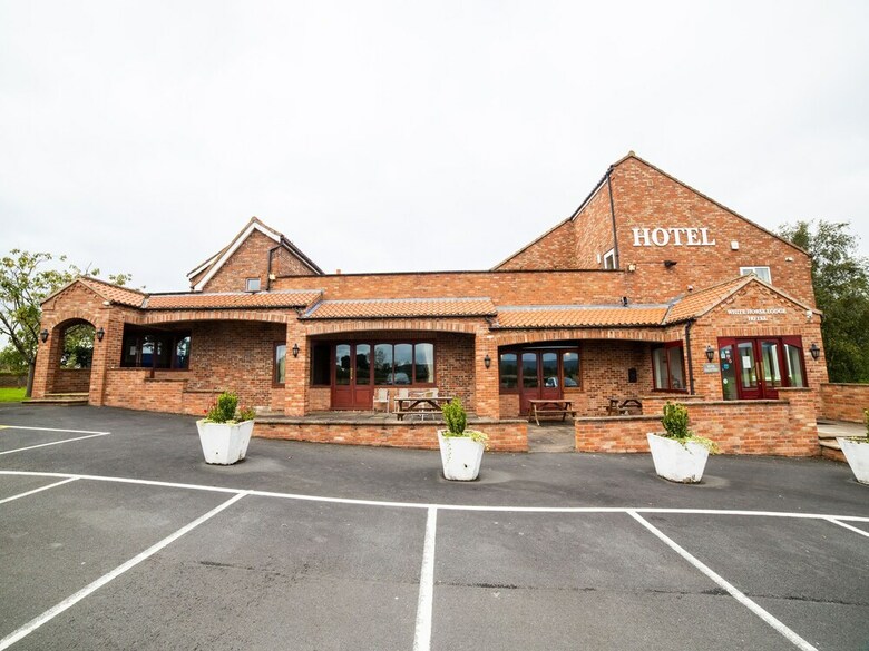 The White Horse Lodge Hotel