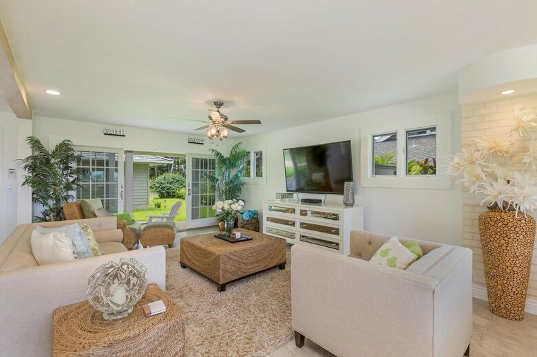 Hokulani Villa By Redawning
