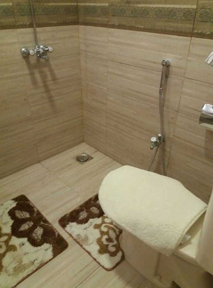 Hotel Bhurban Continental Golden Suite