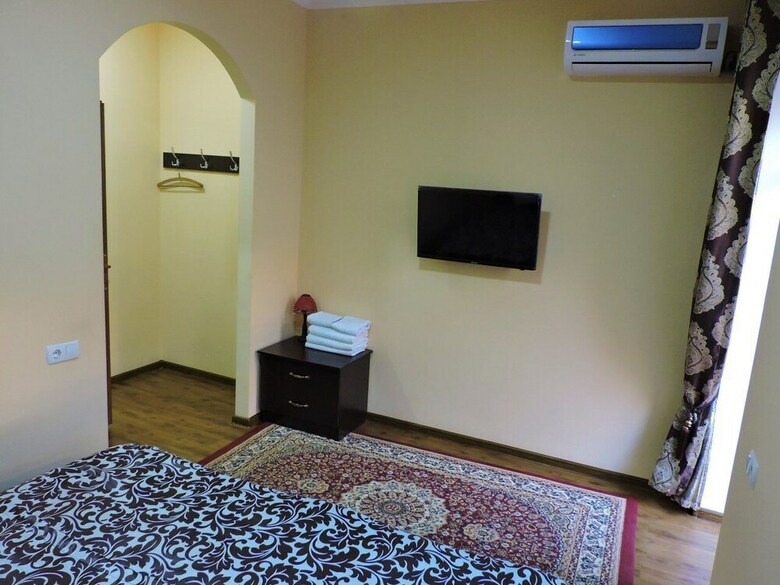 Samarkand Travel Hotel