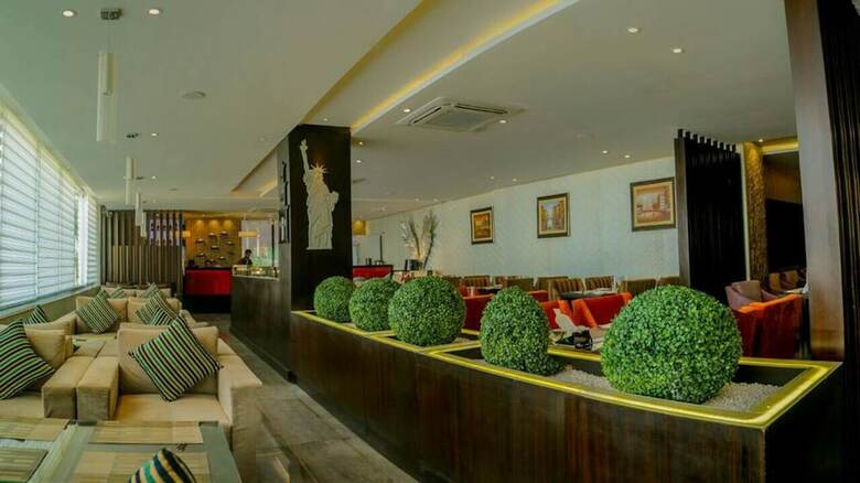 5th Avenue Hotel