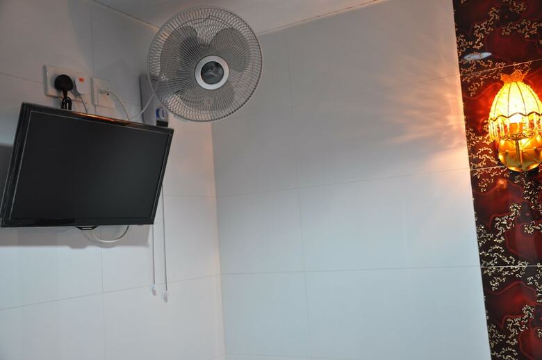 Hostal New Guangzhou Guesthouse - Hostel