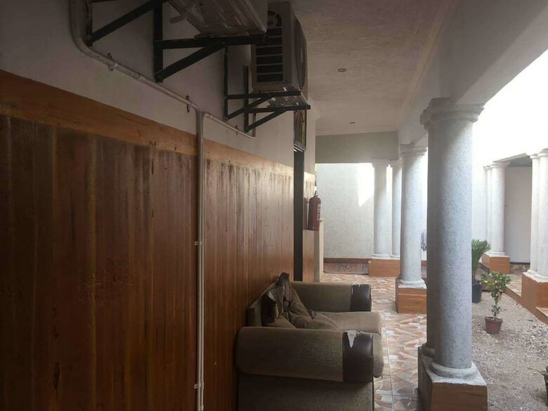 Hotel Eagle Suites Guest House