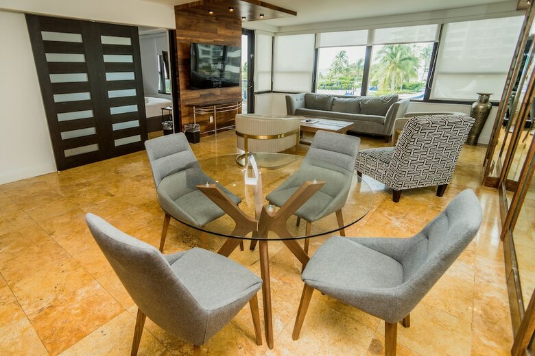Aparthotel Alexander By Design Suites