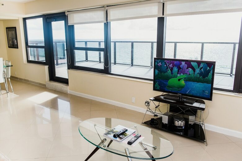 Aparthotel Alexander By Design Suites