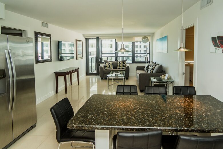 Aparthotel Alexander By Design Suites