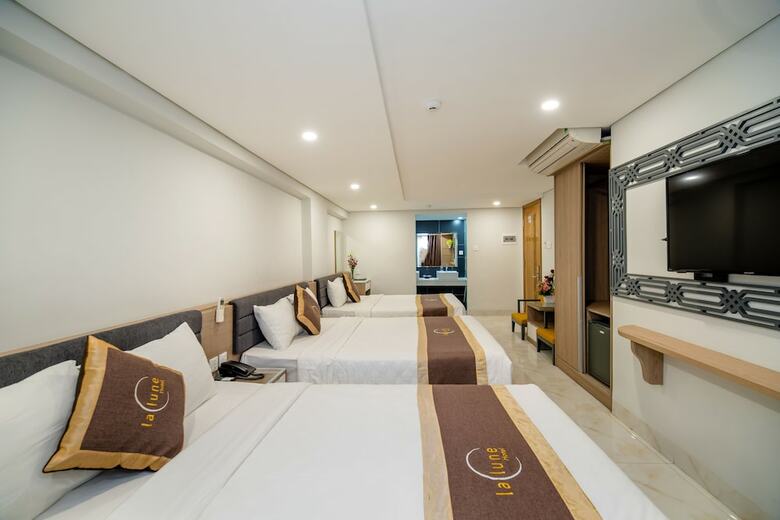 La Lune Hotel
