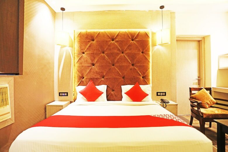 Oyo 8902 Hotel Ronald Inn