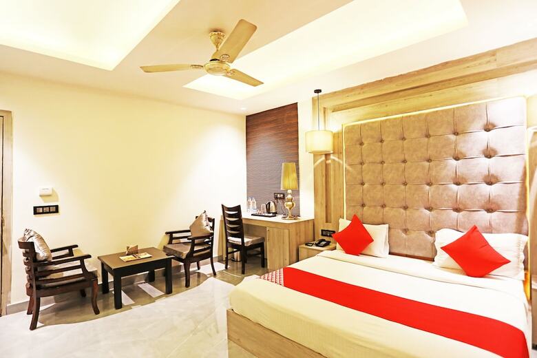 Oyo 8902 Hotel Ronald Inn